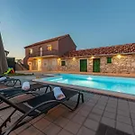 Vila Moki Zadarvillas Sopot (Zadar)